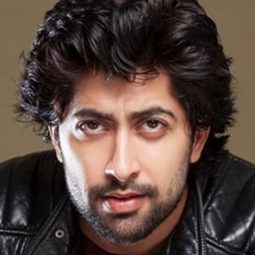 安庫·巴蒂亞 飾演 