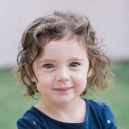 Elise Vargas - 賤鄰2演員 飾演Stella