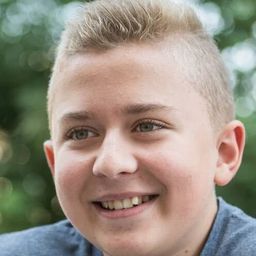 Erik Gyarmati 飾演 Lacika