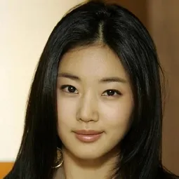 金莎朗 飾演 Um Ji-young