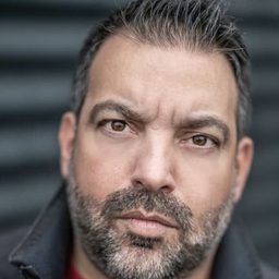 Serkan Çetinkaya - Something Useful演員 飾演Sedat