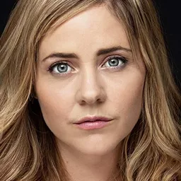 Aimee-Lynn Chadwick - 灰姑娘的玻璃手機演員 飾演D.J.