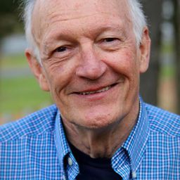 Ed Pilkington 飾演 Paul