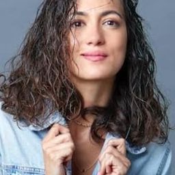 梅拉·赫爾默錫羅 飾演 Diana