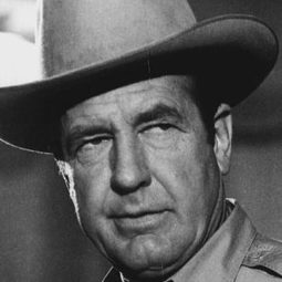 Clark Howat - 國際機場演員 飾演Bert Weatherby