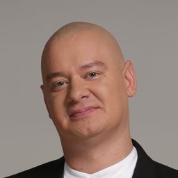 Yevgeniy Koshevoy 飾演 Sergey Mukhin