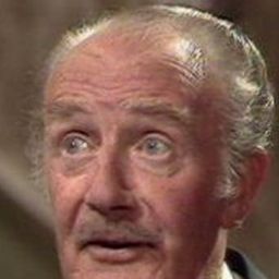 Ballard Berkeley 飾演 