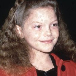 惠特尼·懷特 飾演 Emily McCord