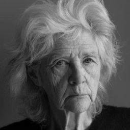 Clare Coulter - 去死吧，我的愛演員 飾演Courtney