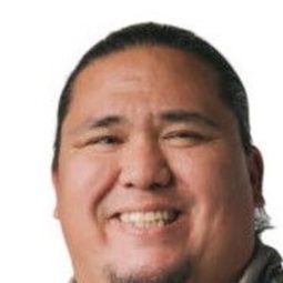 Brutus LaBenz - 史迪仔演員 飾演Kumu Hula