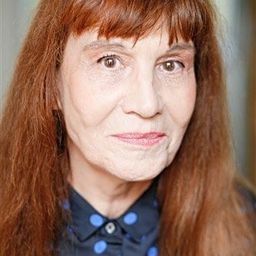 Catherine Giron - 長尾豹馬修演員 飾演Old lady with dog