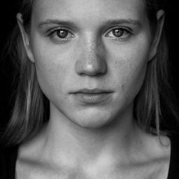 Eliza Rycembel 飾演 Marta