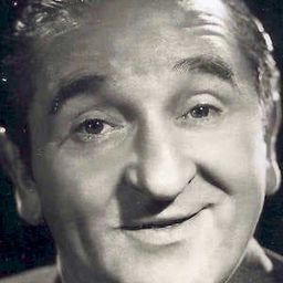 Paul Demange 飾演 Miser in Paris