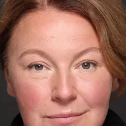 Tatiana Yurikova 飾演 