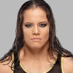 Shayna Baszler 飾演 