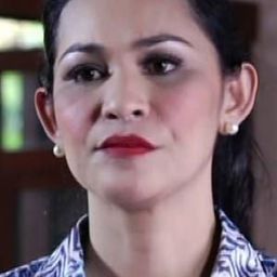 Aleza Shadan 飾演 Ibu Nita