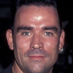 崔沃·葛達德 - She's Too Tall演員 飾演Warner