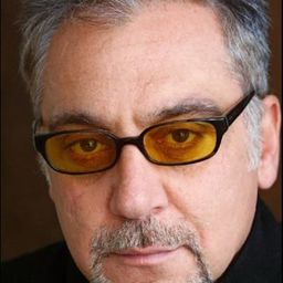 克里斯多福·馬爾 飾演 Phil