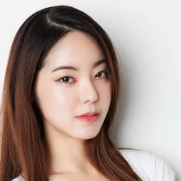 徐莉娜 飾演 Ha-na (하나)