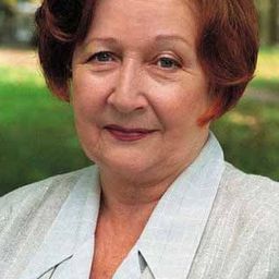 Aleksandra Koncewicz 飾演 Old Nurse