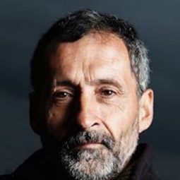 赫爾曼·德席爾瓦 - 教廷白煙演員 飾演Father Yorio