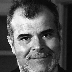 Francisco Maestre - 殺神十號演員 飾演Conserje