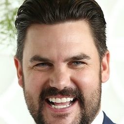 Ben Mingay - 鋼鋸嶺演員 飾演Grease Nolan