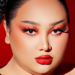 Chatsak Mahata 飾演 Aeung