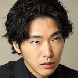 柄本佑 - 夜明けまでバス停で演員 飾演