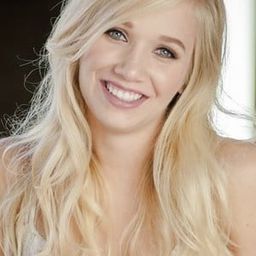 Alex ter Avest 飾演 Chloe