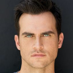 Cheyenne Jackson 飾演 Jakobs
