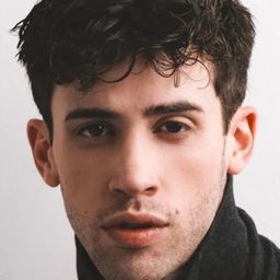 Tomi Martínez - 電音不散場演員 飾演Babyface joven