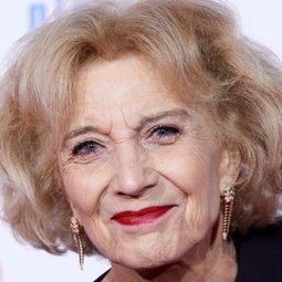 瑪麗莎·巴哈迪絲 飾演 Self