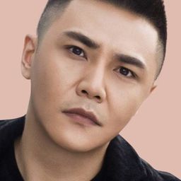 冷中易 飾演 Xiao Jun