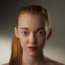 寶琳娜·瓦倫澤克 - 率性女神演員 飾演Maja Bzowska