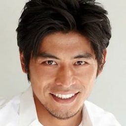 阪口憲二 飾演 Mark