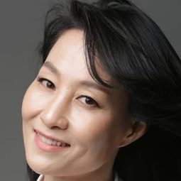 Ha-min - 媽媽的筆記本演員 飾演Group Home Director