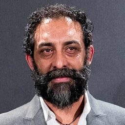 Moreno Borja 飾演 Cortés