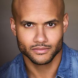 布蘭登薩頓 飾演 Magnus