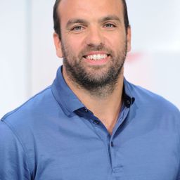 Le Comte de Bouderbala 飾演 Richard Jaskowiak