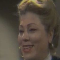 Leila  Karam 飾演 Oum Walid