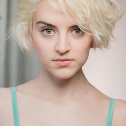 Tessa Netting - 搞什麼飛機？演員 飾演Tiffany