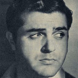 Aldo Giuffrè 飾演 Alcoholic Union Captain