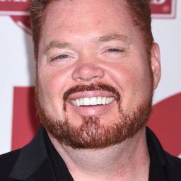 Tim Driscoll 飾演 Bart