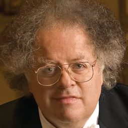 James Levine - Bizet: Carmen演員 飾演Conductor