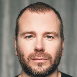 Guillaume Tremblay 飾演 Maurice Krafft (voice)