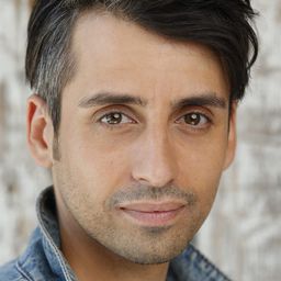 David Amito 飾演 David