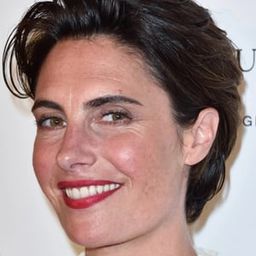 Alessandra Sublet 飾演 