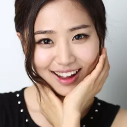 Lee Chung-hee 飾演 Teacher