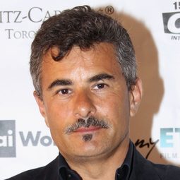 保羅贊奴維斯 - 完美謊情導演